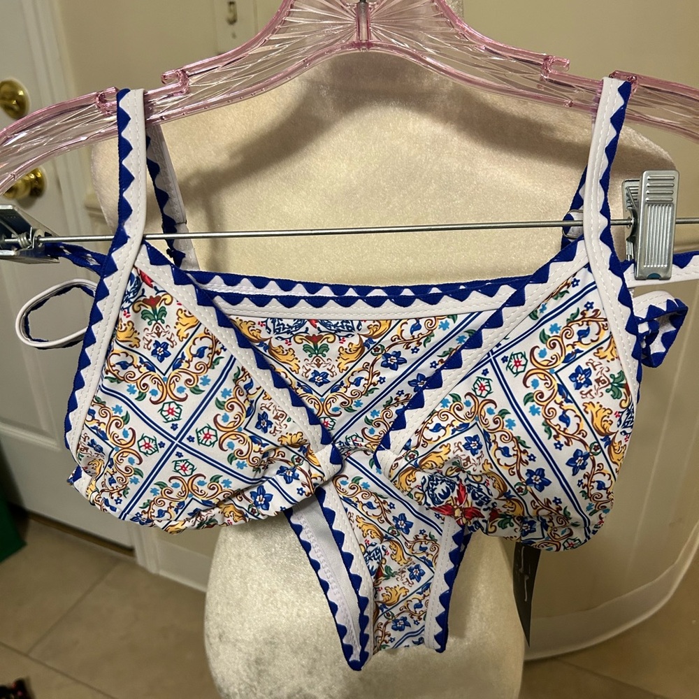 NWT Bikinx Ditsy Floral Print Cut Out Thong Micro Bikini Set/Medium